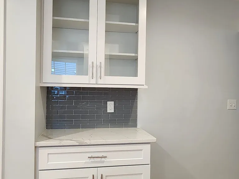 44 Rosewood Ave — Photo 17