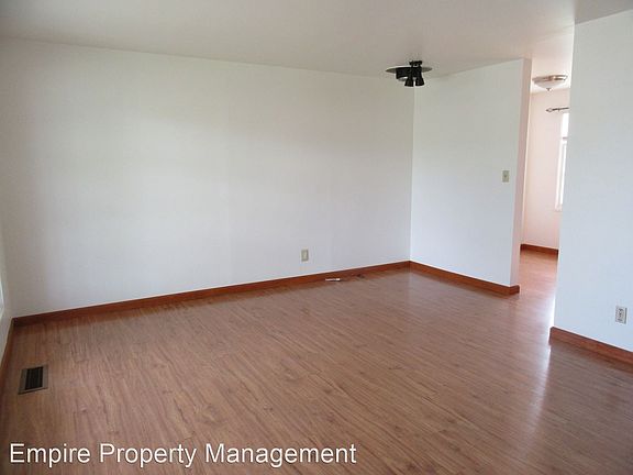 2nd image of 715 Bentley Dr