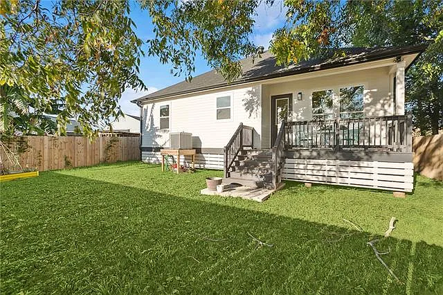 1239 Center St — Photo 18