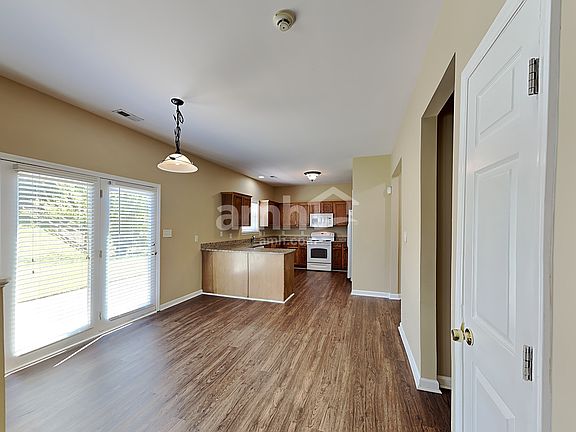 4th image of 5019 Stowe Derby Dr