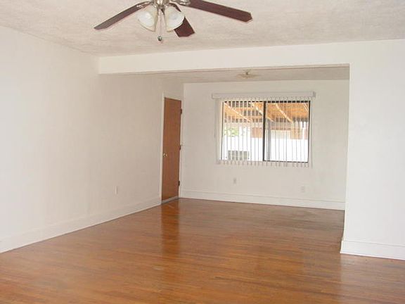 5th image of 818 Theresa Dr
