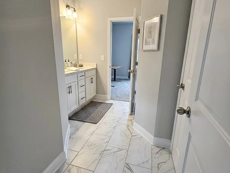 Jack & Jill Kids bathroom
