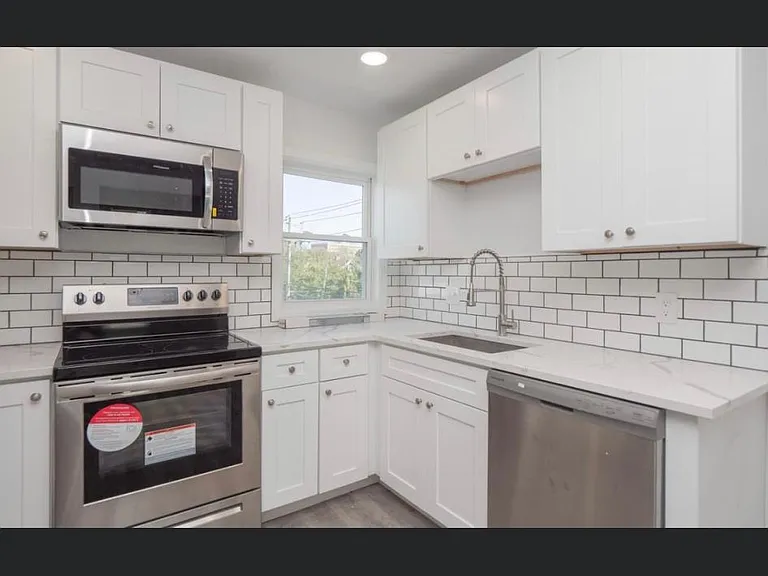 60 Warner St #1 — Photo 1