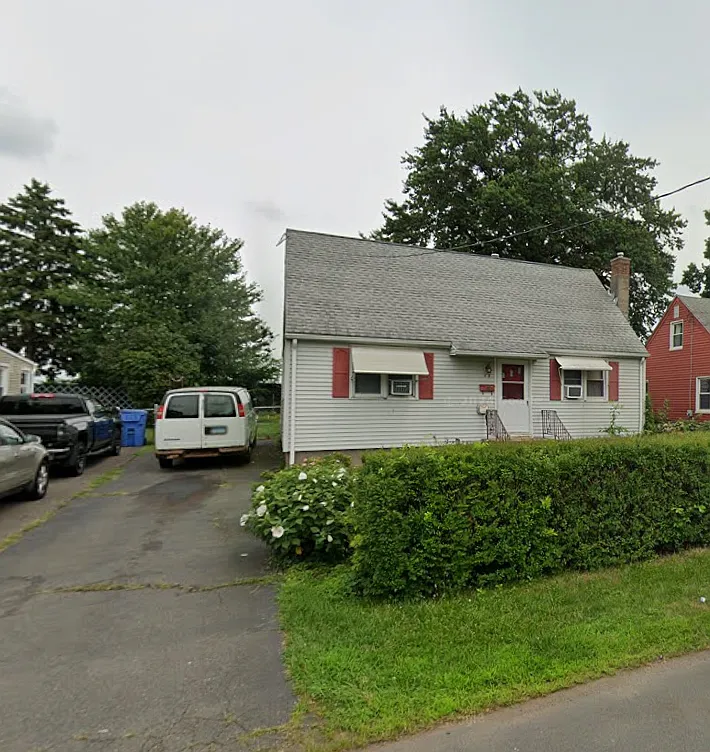 4 bed, 1152 sqft, $2,399 — Photo 1