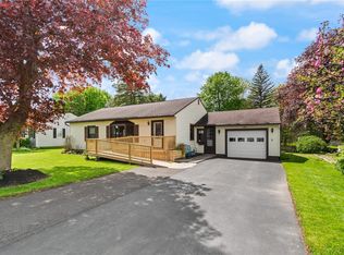1405 Summit Dr, Newark, NY 14513