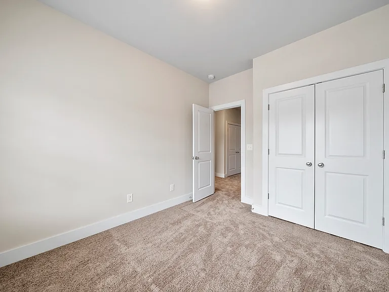 3761 Oxford Cir — Photo 12