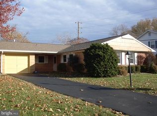 4203 Majestic Ln, Fairfax, VA 22033