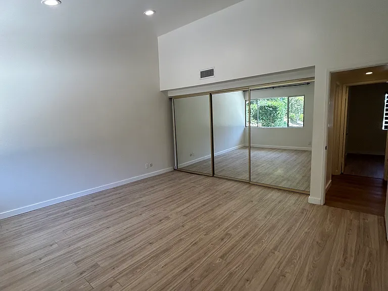 24246 Hatteras St — Photo 24