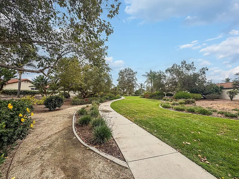 266 Oleander Dr — Photo 24