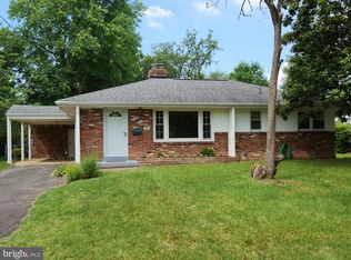 7912 Wellington Rd, Alexandria, VA 22308