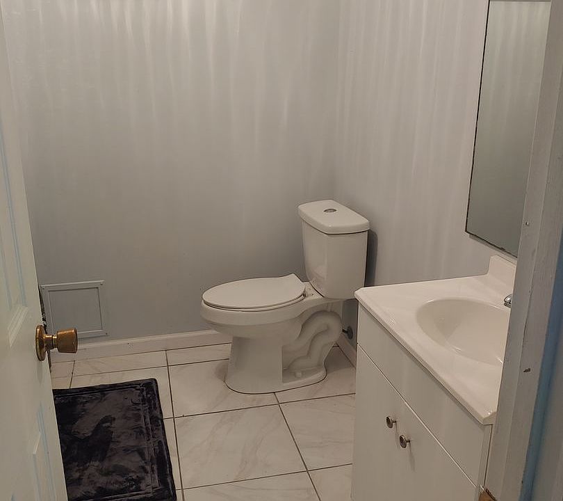 2nd image of 581 Sabreena Cir