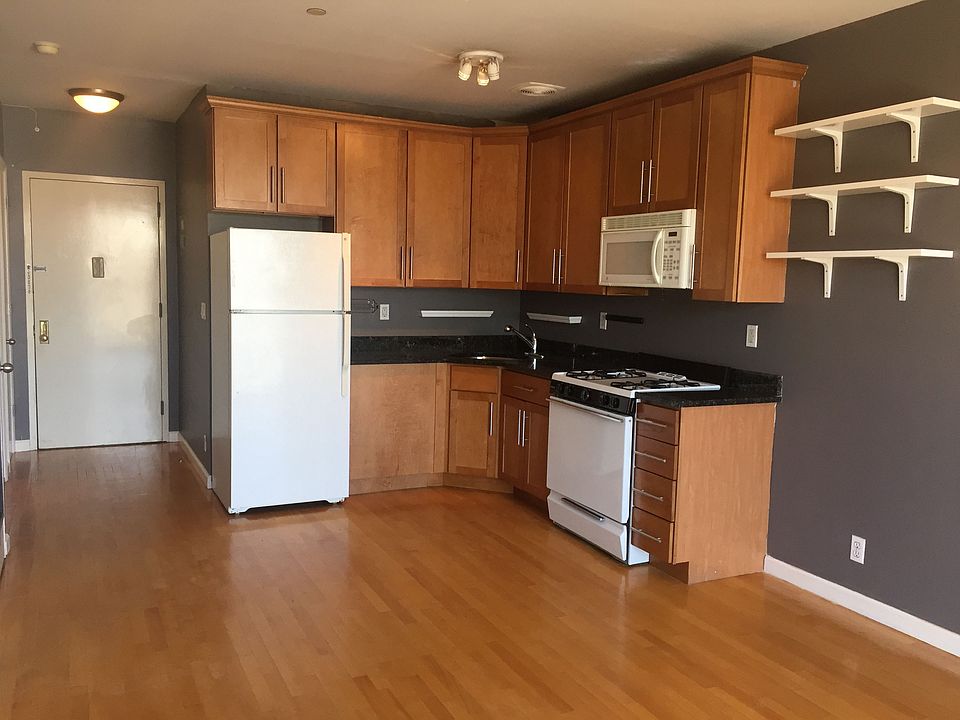 2nd image of 62 Clermont Ave APT 601