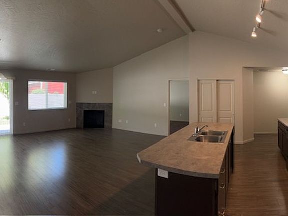 2nd image of 18006-18008 E Shannon Ave #18006