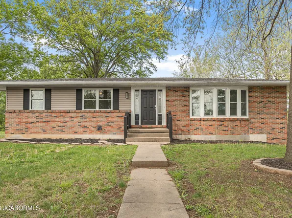 6824 McDonell Ln, Jefferson City, MO 65109
