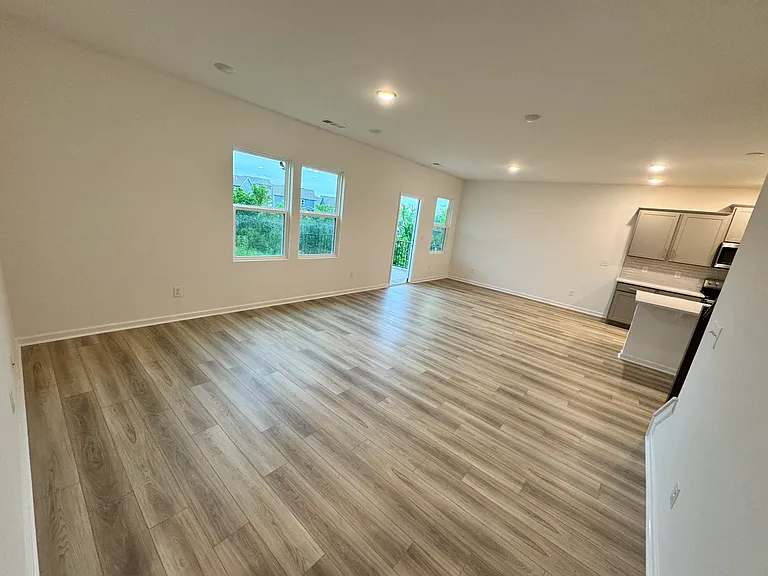 484 Jet Stream Dr — Photo 14