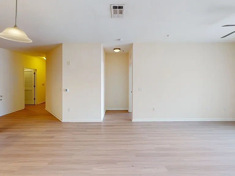 The Vintage Lofts at West End — Photo 102