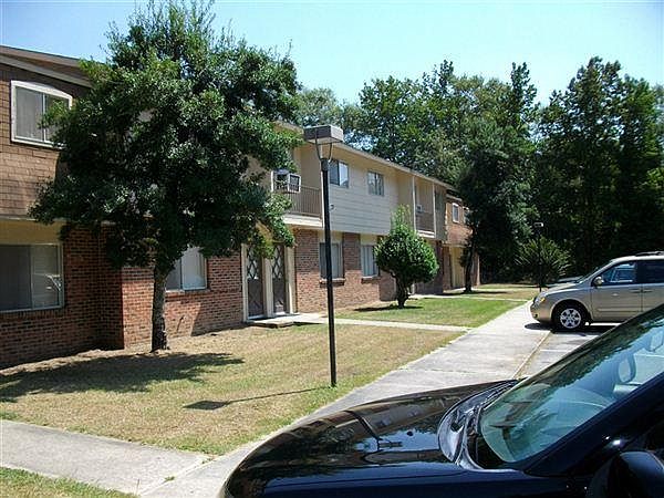 1st image of 901 Corona Dr APT 2A