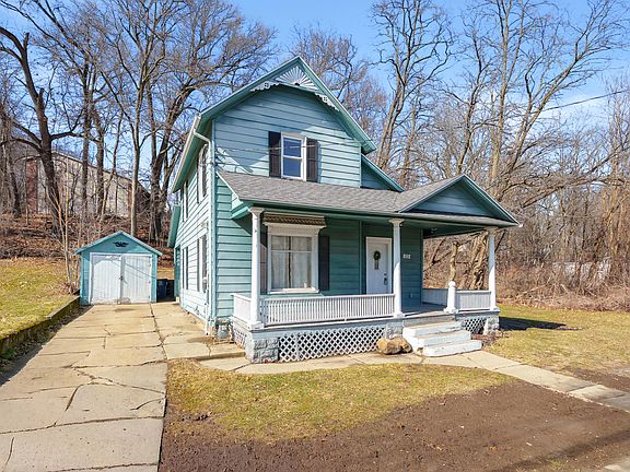 2nd image of 172 Riverside Dr