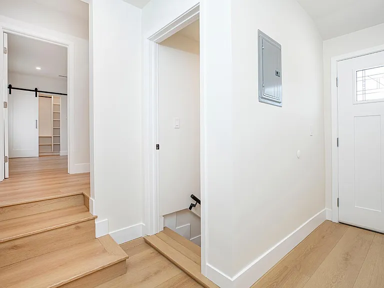 2225 Scott Rd — Photo 31