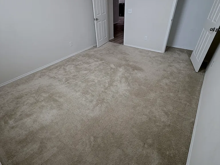 700 Goldenrod Ln — Photo 6