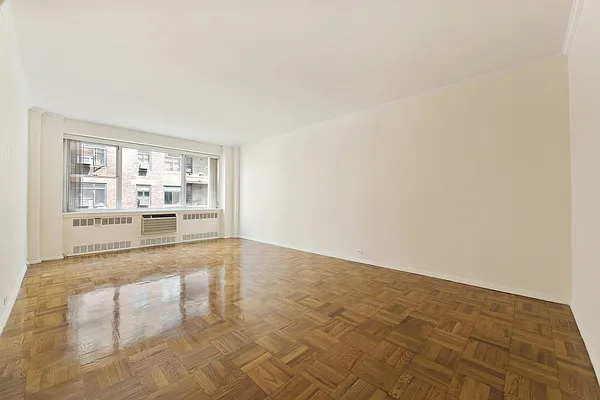 Sold by Nest Seekers International | media 9