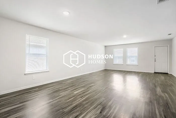 431 Shorty St — Photo 3