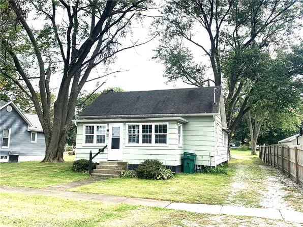 407 W Lake St, Pana, IL 62557