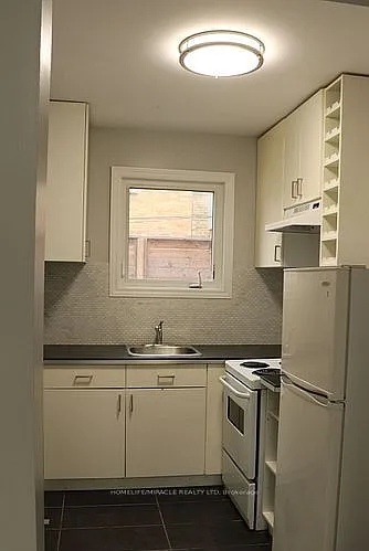 3 bed, $2,400 — Photo 3