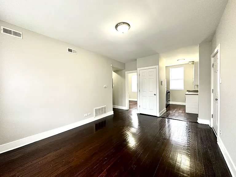 2130 N Sawyer Ave #2E — Photo 7