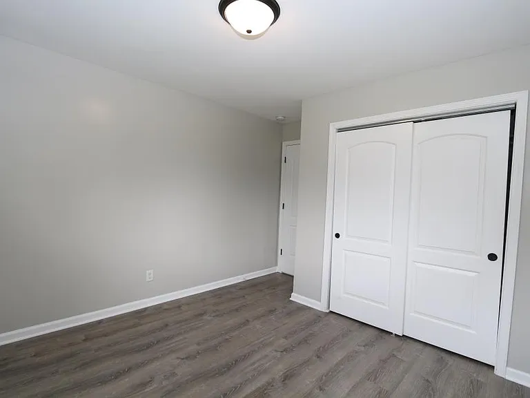 5465 Maryland St — Photo 18