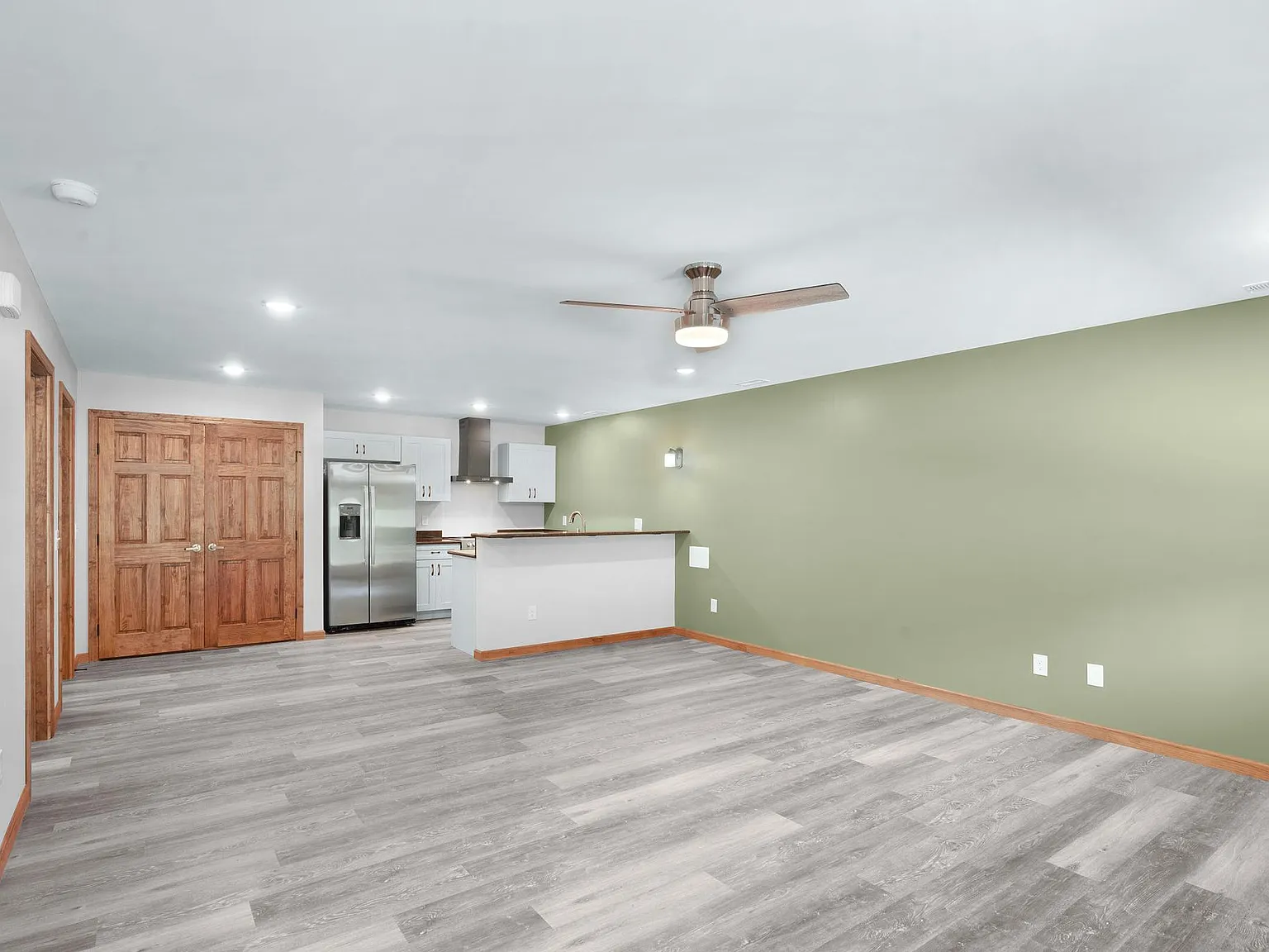 2 bed, 1024 sqft, $1,800 — Photo 1