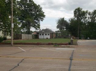 1612 Broadway Ave, Parsons, KS 67357
