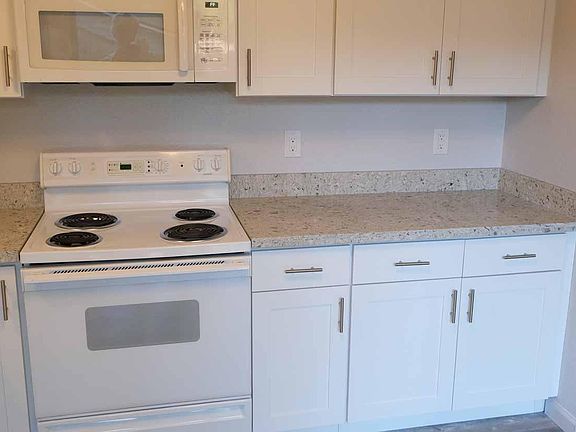 3rd image of 4624 176th St SW APT E
