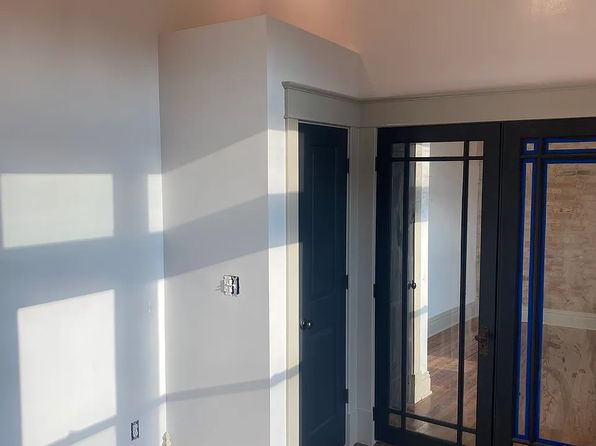 9 S Elk St #1