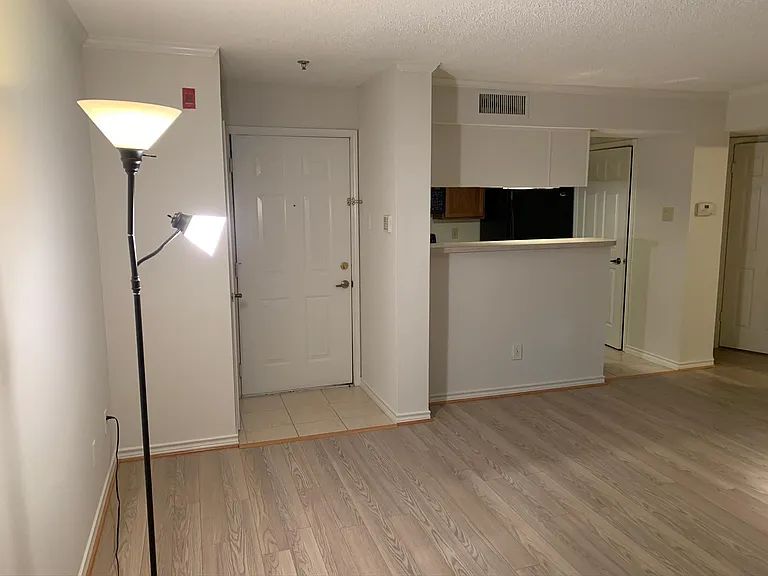1504 Lincoln Way #412 — Photo 4
