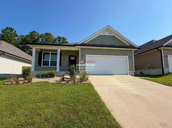 220 Camellia Dr, Cantonment, FL 32533