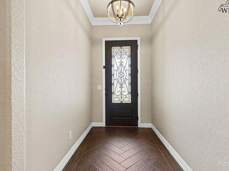 4815 Falcon Crest Blvd — Photo 2