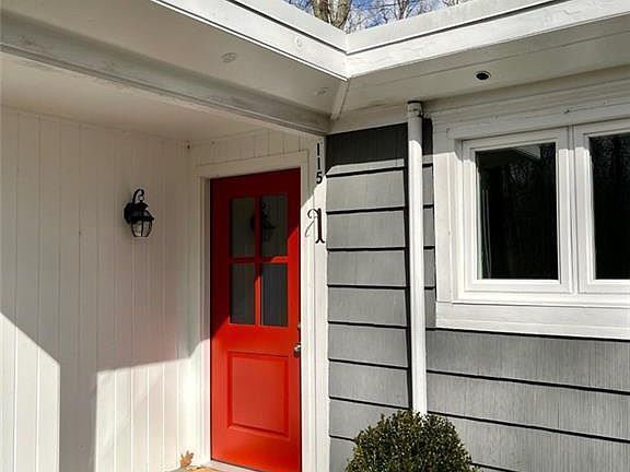 2nd image of 115 Seir Hill Rd