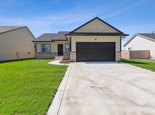 8789 E Summerside Pl, Wichita, KS 67226