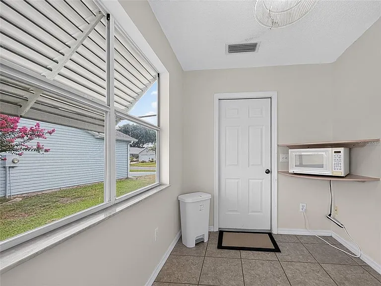 1222 Santos Pl — Photo 9