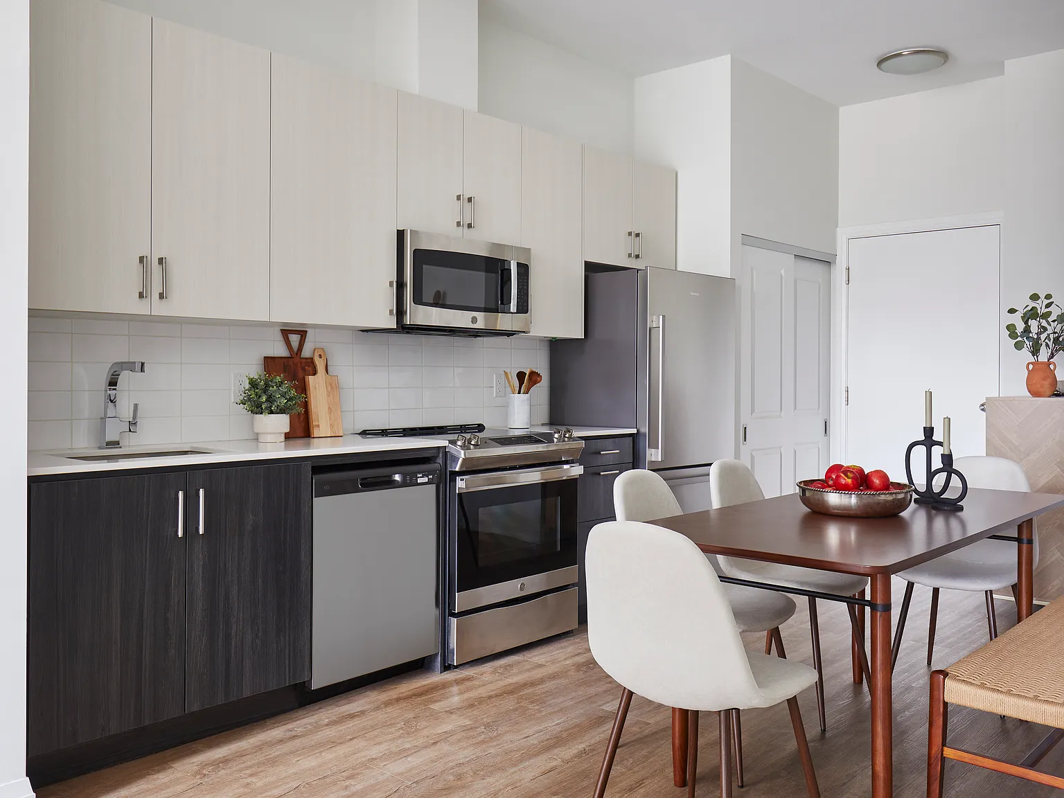55 Warrender Avenue Toronto — Photo 2