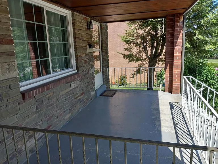211 N Homewood Ave — Photo 2