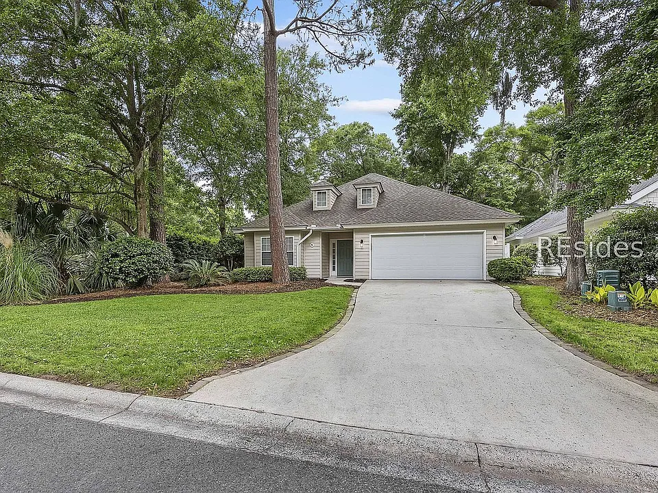 51 E Morgan Ct