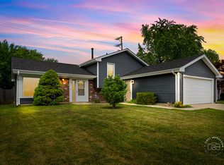 304 Dean Cir, Bolingbrook, IL 60440