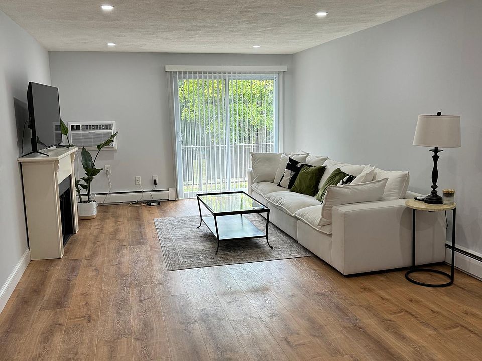 1st image of 25 Morton St #205