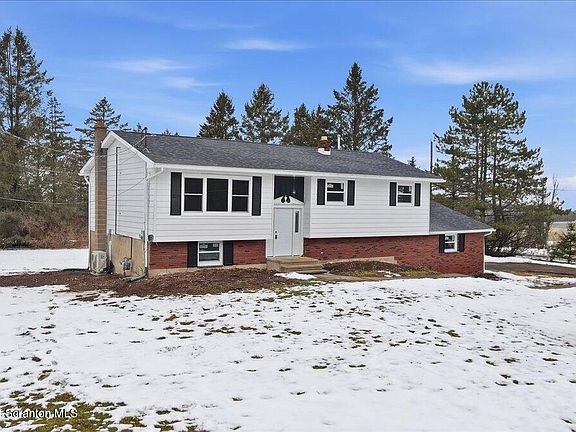 3rd image of 847 Griffin Pond Rd