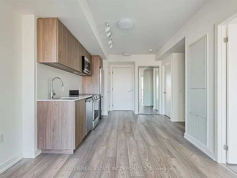 223 Redpath Ave #706 — Photo 8