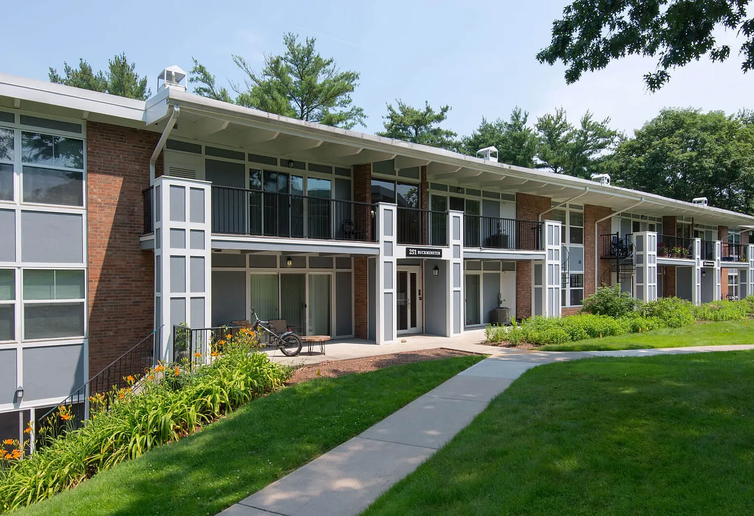 The Commons at Windsor Gardens — Photo 2