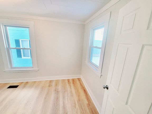 5th image of 34 Oak St #3