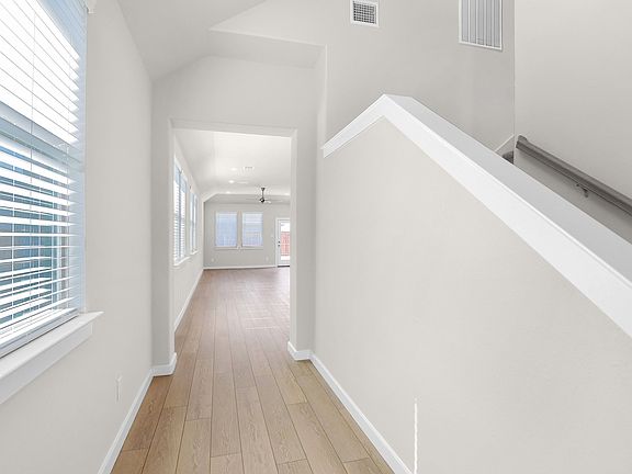 4th image of 4808 Grandiose Dr